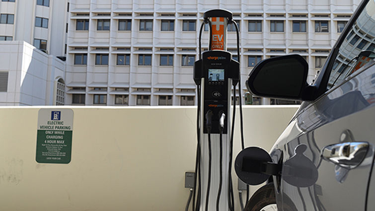 Ten parking spots for electric vehicles are now available in P3, the patient/visitor parking structure at Barton Road and Campus Street.