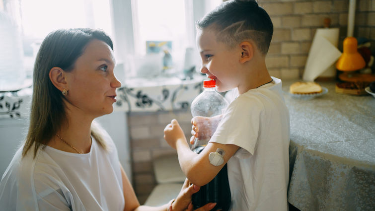 Child with diabetes asks his mother for soda