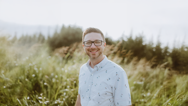Tim Dutton outdoor headshot