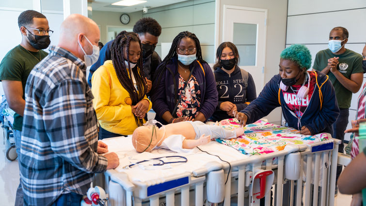 "Doctor Me" Medical School Immersion Day "Doctor Me" Medical School Immersion Day