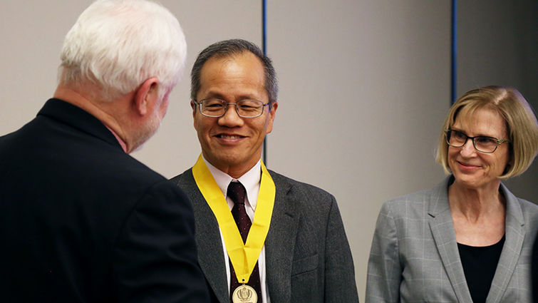 Lawrence Loo, MD, Receives 2018 Kinzer Rice Award For Excellence In ...