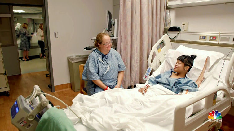 Donor meets recipient Altruistic donor Tracey Newton, left, meets the recipient of her kidney, Asia Khem. The touching moment was featured on NBC Nightly News, Thursday, April 26.