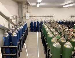 tank array of anesthetic gasses for operating rooms