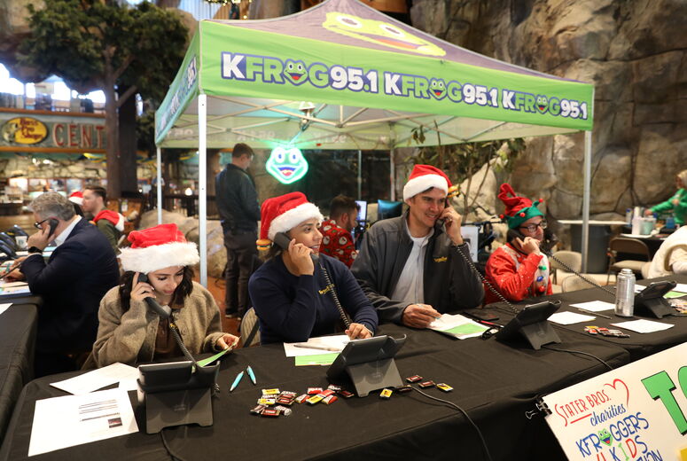 Volunteers on the phones