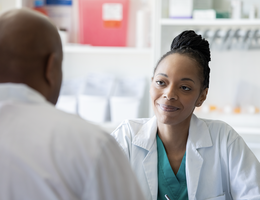 pharmacistwithpatient