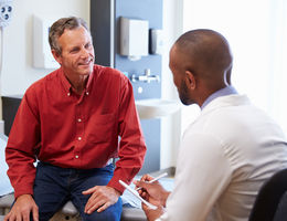 5 questions to know about prostate cancer Doctor with patient