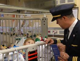 United Airlines pilots make a special landing at LLU Children’s Hospital 