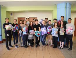 Students from LLU School of pharmacy make blankets for pediatric patients