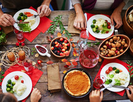 Do’s and don’ts to survive healthfully through the holidays
