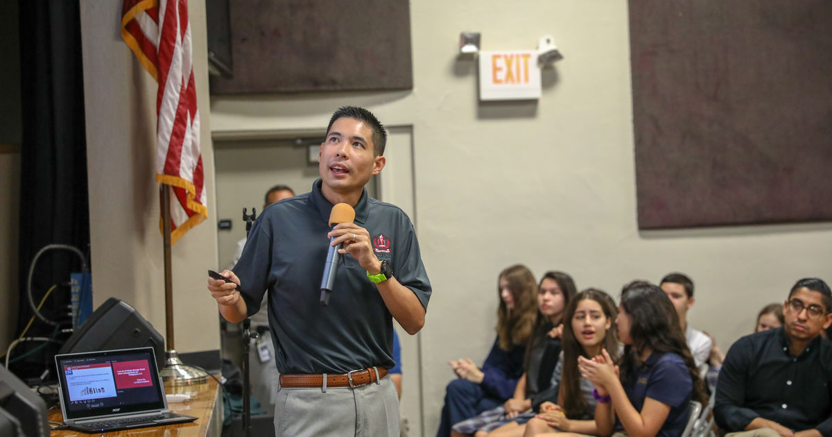 Doctor presents at local schools to warn students on dangers of vaping ...