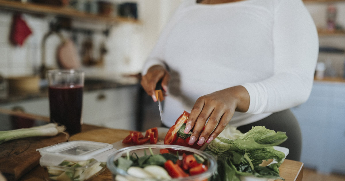 Is healthy weight loss possible this year? Finding a balance between eating and exercise Is healthy weight loss possible this year? Finding a balance between eating and exercise