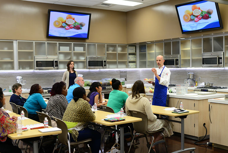 Cory Gheen, MS, BPS, executive chef instructor, nutrition and dietetics at the Loma Linda University School of Allied Health Professions, led a workshop titled "The chemistry of cuisine."