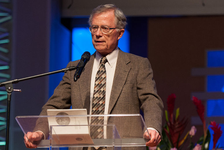 Brian Bull, MD, delivers his acceptance address after receiving the Weniger Award at the Charles E. Weniger Society for Excellence annual meeting Feb. 18 at Loma Linda University Church.
