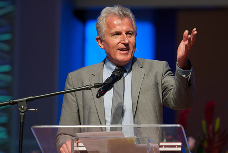 Sigve Tonstad, MD, PhD, MA, delivers his acceptance address after receiving the Weniger Award at the Charles E. Weniger Society for Excellence annual meeting Feb. 18 at Loma Linda University Church.
