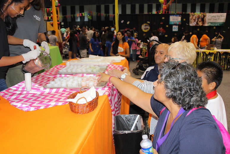 Health Fair guests were eager to try the smootie samples.