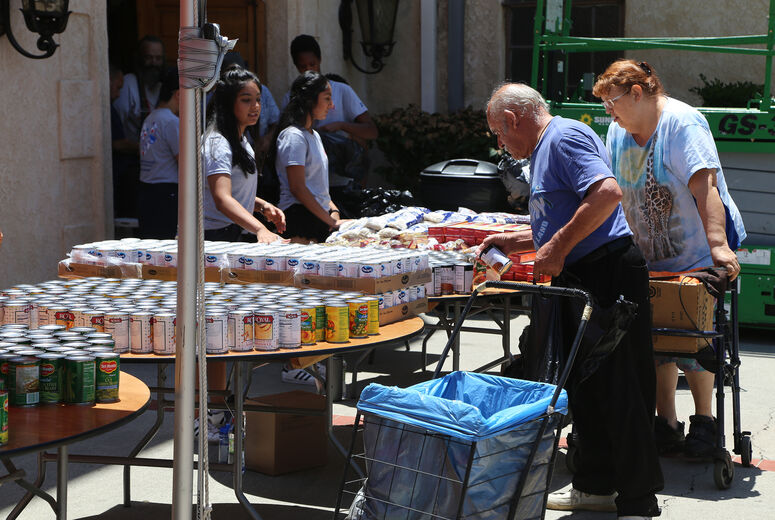 Summer Gateway service day food bank
