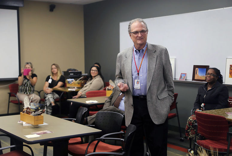 Jerry Daly, MA, MSLS, assistant vice president for global outreach, Loma Linda University Health, thanked Carlene Drake for her service during a retirement reception on June 14. 