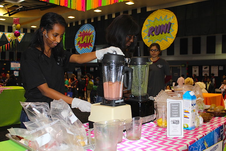 Free cooking demos were offered throughout the day. Fruit and veggie smoothies were demoed and taste tested.