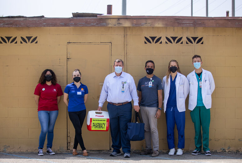 Mobile vaccine clinic volunteers